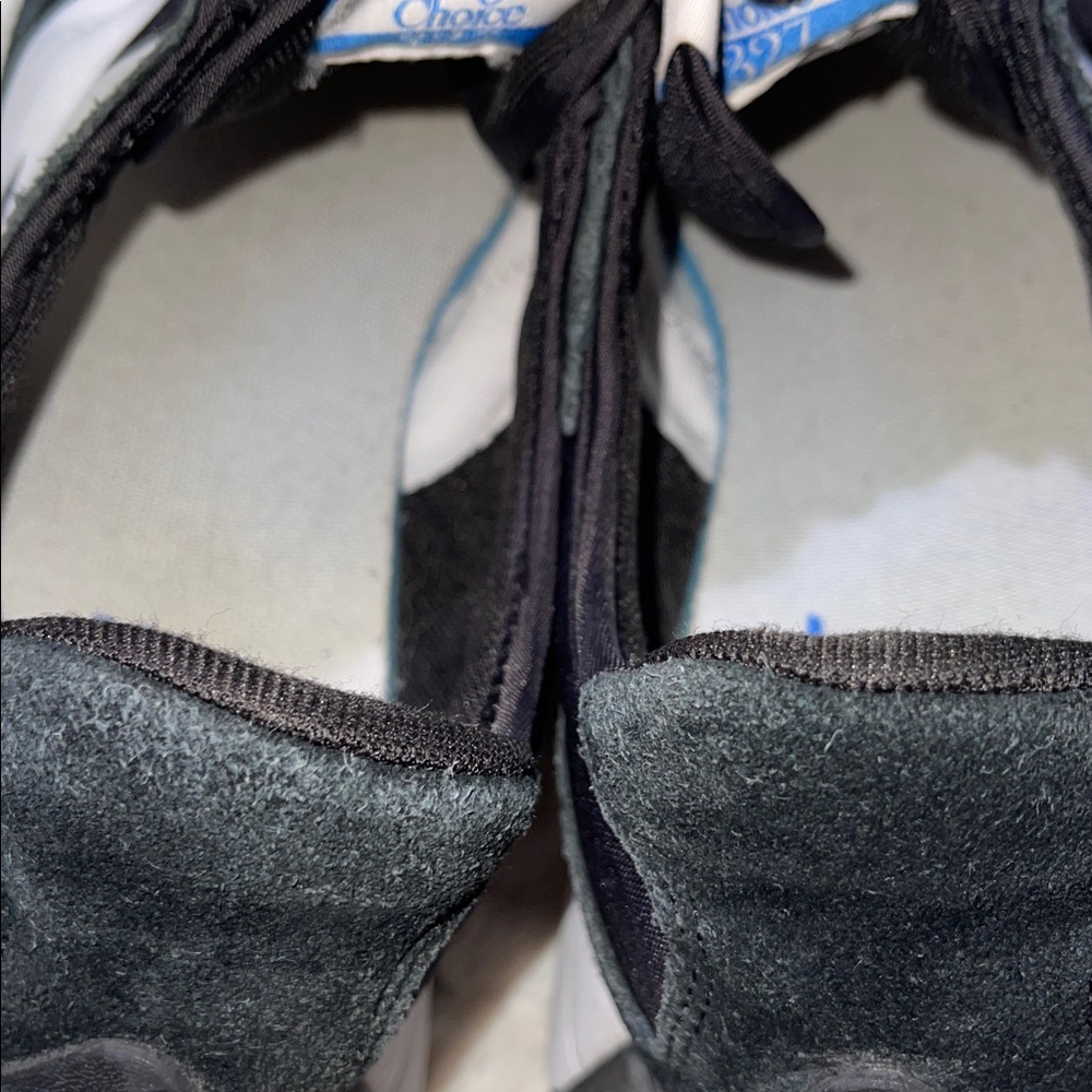 New Balance 327 - Picture 10 of 11